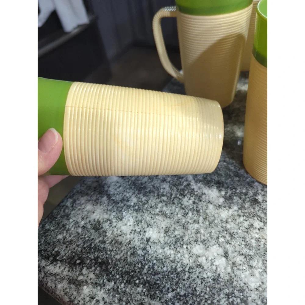 8 Raffiaware by Thermo-Temp Drink Tumblers Avocado Green Ribbed Vintage